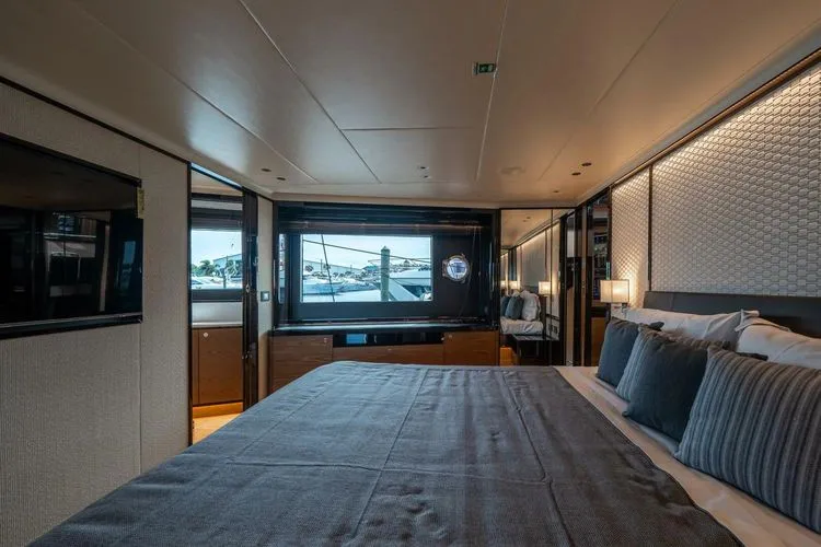 Slide: The Image of 2023 Absolute 68 Navetta - Image 39 - 39