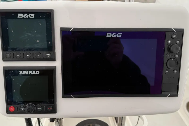 Slide: The Image of B&G and Simrad navigation displays on a 2003 Sabre 362 yacht. - 5