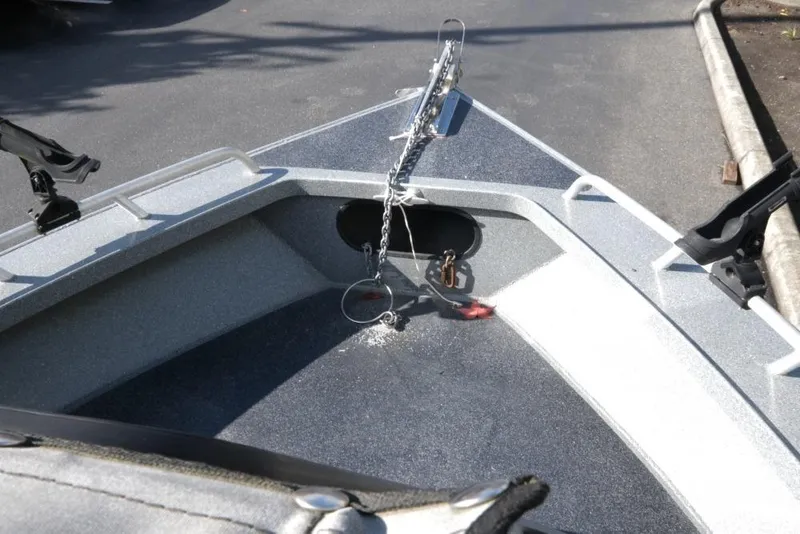 Slide: The Image of Bow of a 2017 North River 21 SEAHAWK boat with anchor chain. - 17