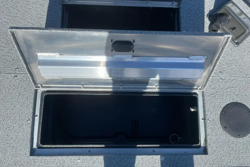 Slide: The Image of Bow Livewell - 15