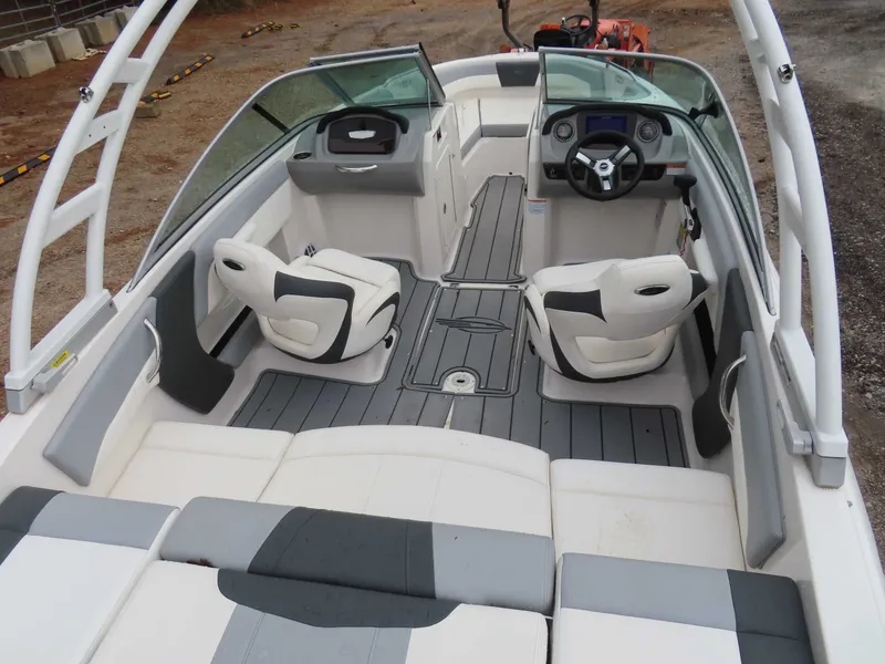 Slide: The Image of Chaparral 21 SSi 2023 - 10