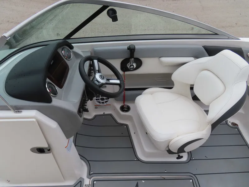 Slide: The Image of Chaparral 21 SSi 2023 - 13