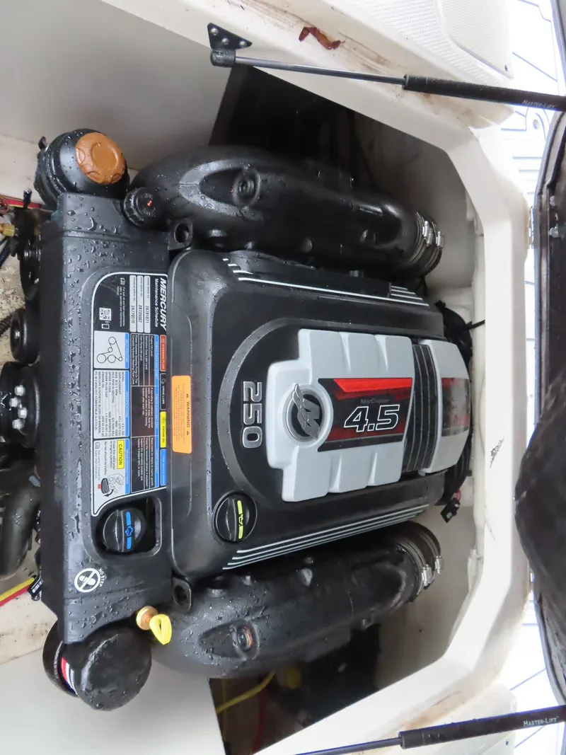 Slide: The Image of Chaparral 21 SSi 2023 - 23