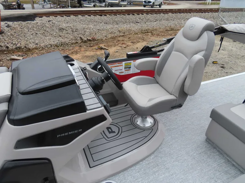 Slide: The Image of Premier Sunsation 230 RS (28 PTX) 2026 - 17
