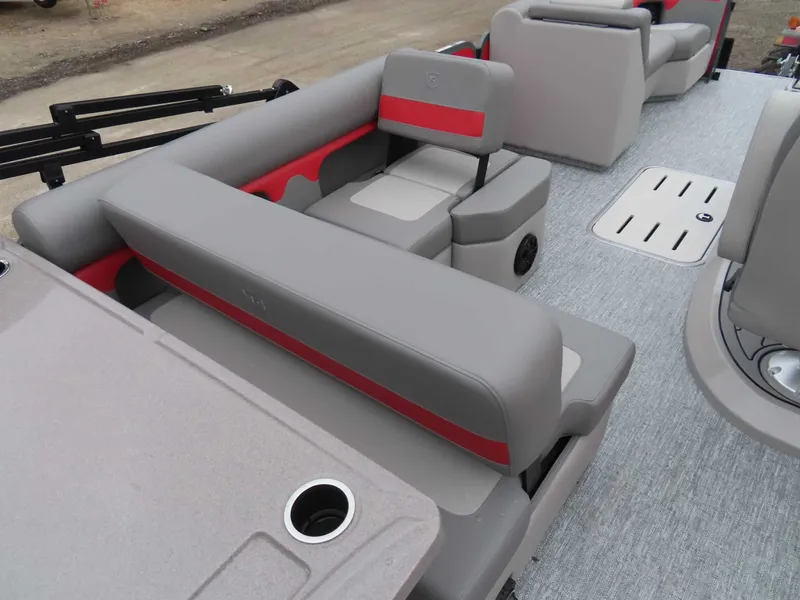 Slide: The Image of Premier Sunsation 230 RS (28 PTX) 2026 - 30