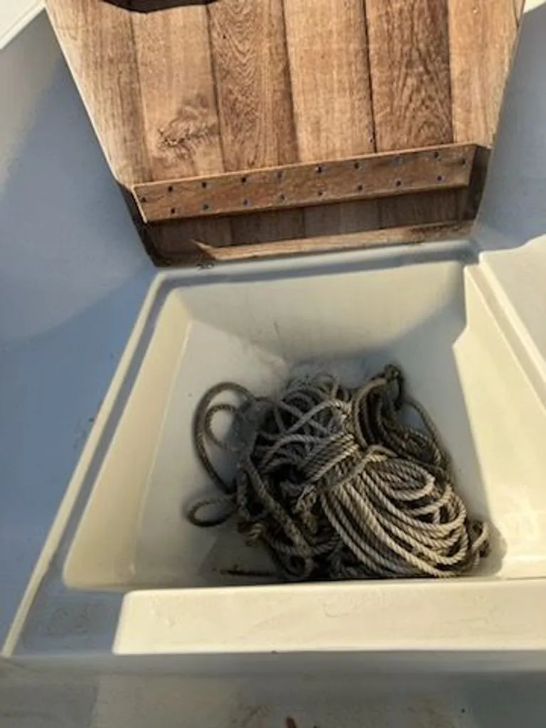 Slide: The Image of Boston Whaler Montauk 1986 - 15