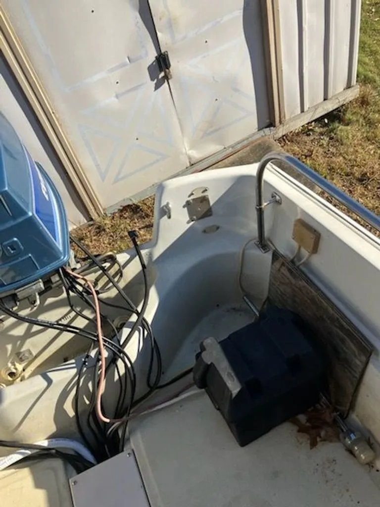 Slide: The Image of Boston Whaler Montauk 1986 - 16