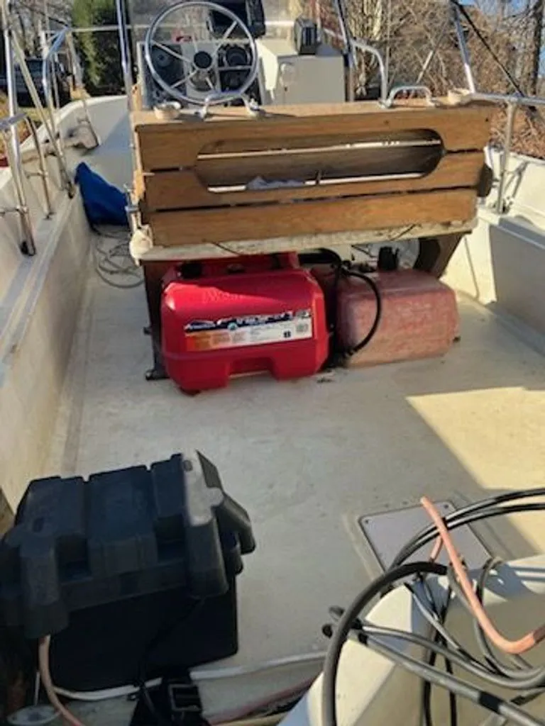 Slide: The Image of Boston Whaler Montauk 1986 - 18