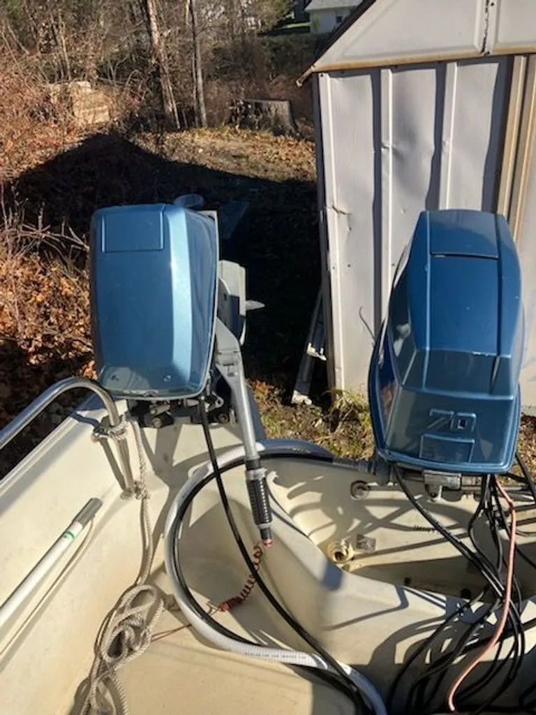 Slide: The Image of Boston Whaler Montauk 1986 - 22