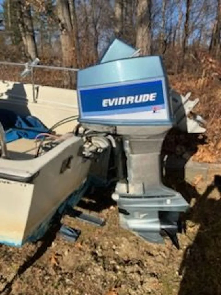 Slide: The Image of Boston Whaler Montauk 1986 - 23