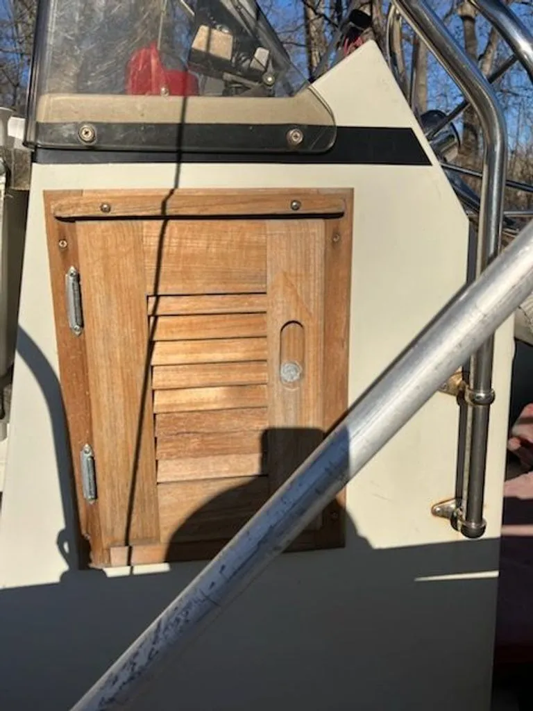 Slide: The Image of Boston Whaler Montauk 1986 - 28