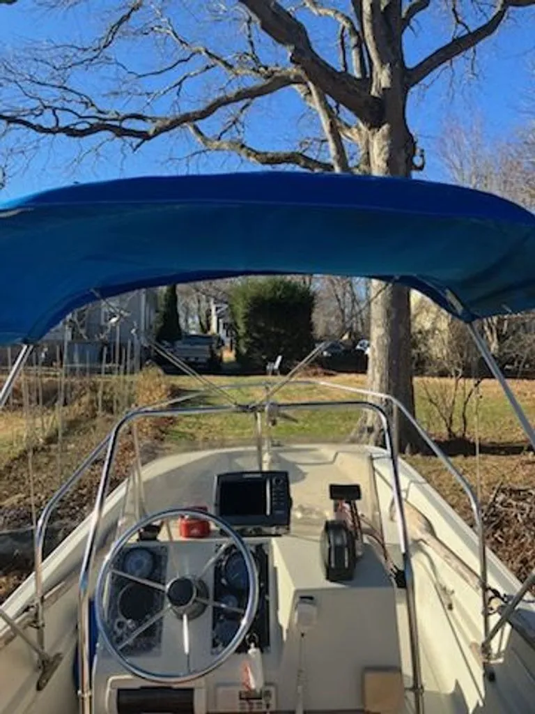 Slide: The Image of Boston Whaler Montauk 1986 - 4