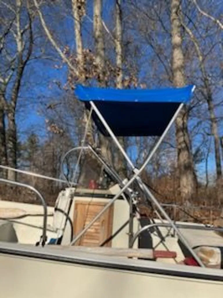 Slide: The Image of Boston Whaler Montauk 1986 - 5