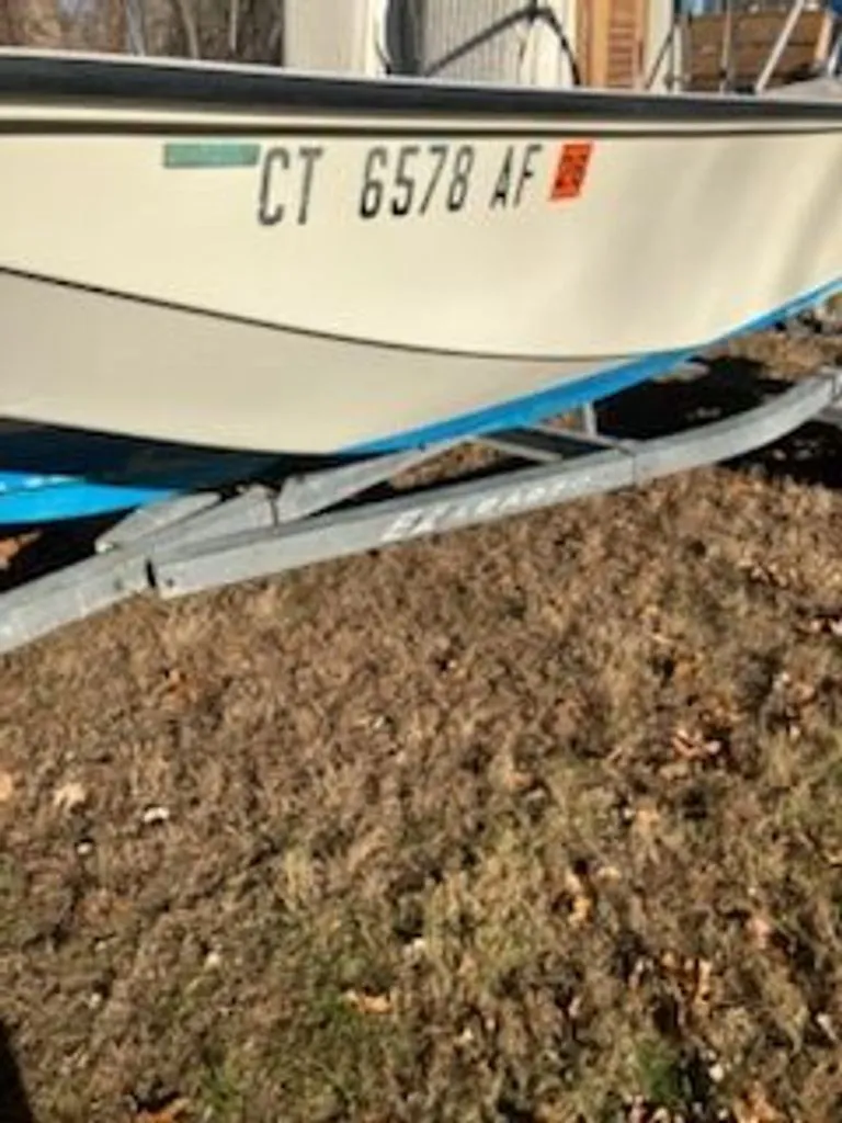 Slide: The Image of Boston Whaler Montauk 1986 - 7