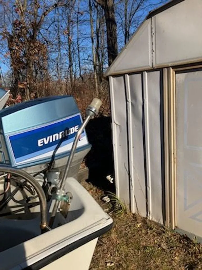 Slide: The Image of Boston Whaler Montauk 1986 - 8