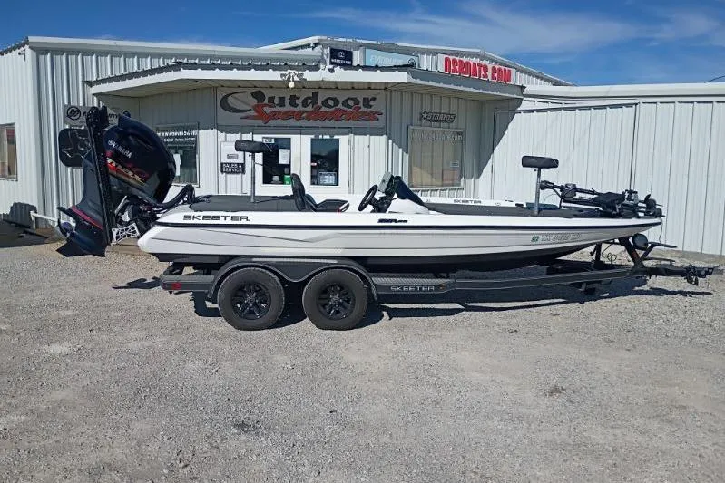 The Image of 2021 Skeeter ZXR20 boat parked outside Outdoor Xperience store. - 1