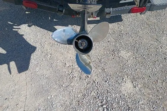 Slide: The Image of Propeller of 2021 Skeeter ZXR20 boat on gravel surface. - 5