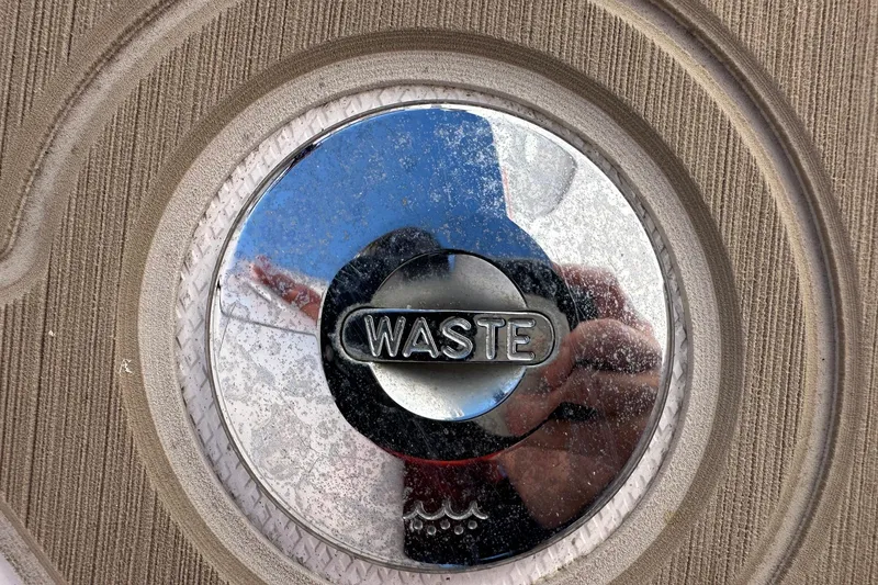 Slide: The Image of Waste cap on 2022 Axopar 28 CABIN boat, metallic finish. - 44