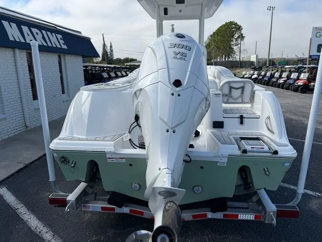 Slide: The Image of Sea Fox 248 Commander 2026 - 5