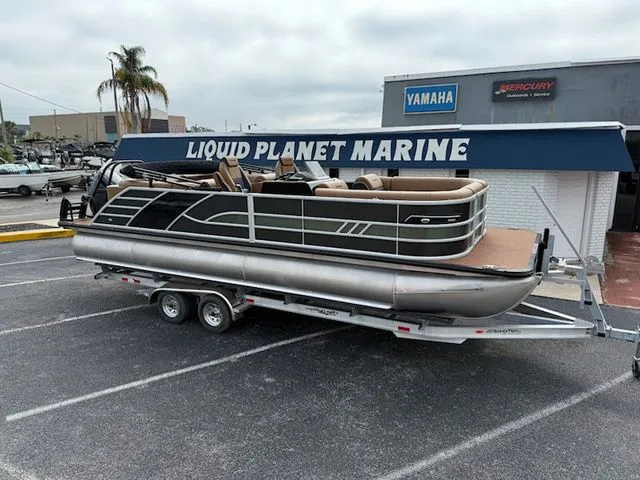 The Image of Bentley Pontoons Elite Admiral 253 2026 - 1