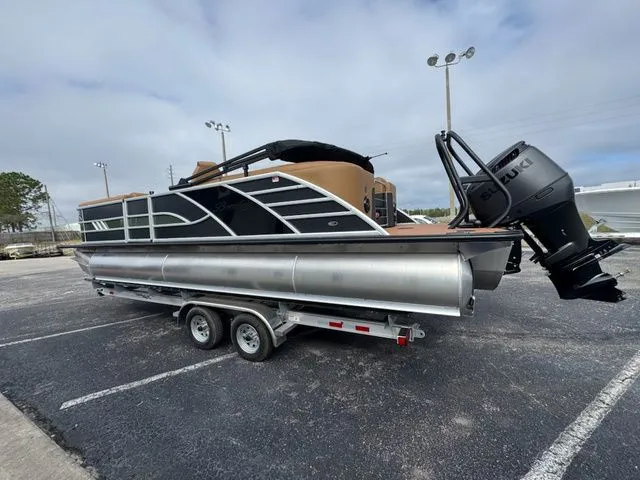 Slide: The Image of Bentley Pontoons Elite Admiral 253 2026 - 4