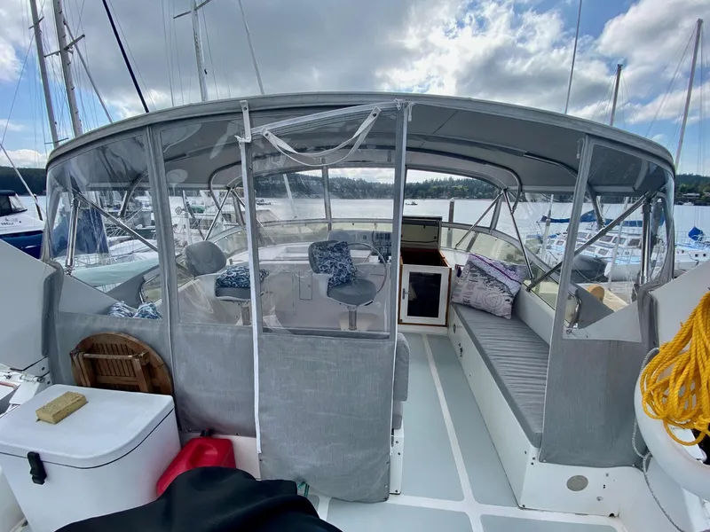 Slide: The Image of 1999 Ocean Alexander 510 Pilothouse with covered cockpit area. - 29