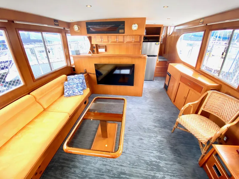 Slide: The Image of Interior of 1999 Ocean Alexander 510 Pilothouse yacht. - 48