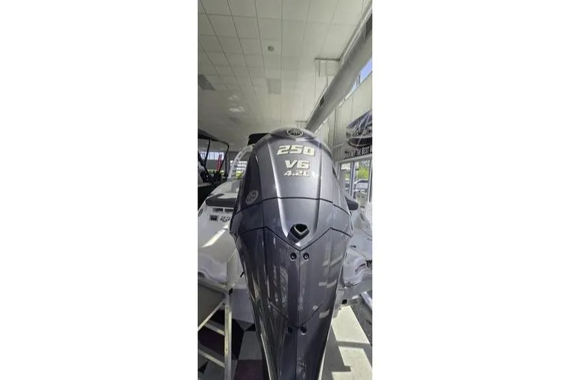 Slide: The Image of 2025 Chaparral 23 SSi OB with powerful 250 V6 4.2L outboard engine. - 5