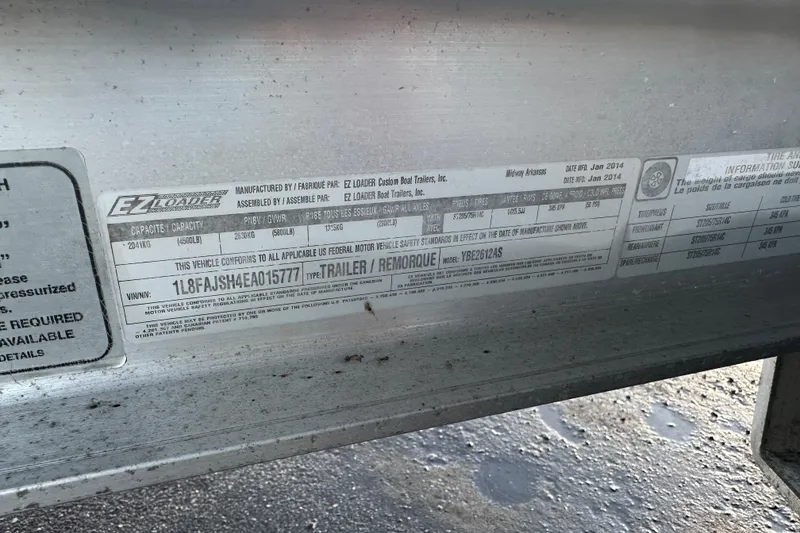 Slide: The Image of Lowrance HDS9 fishfinder displaying sonar and map on a 2014 Skeeter SX2250 boat. - 20