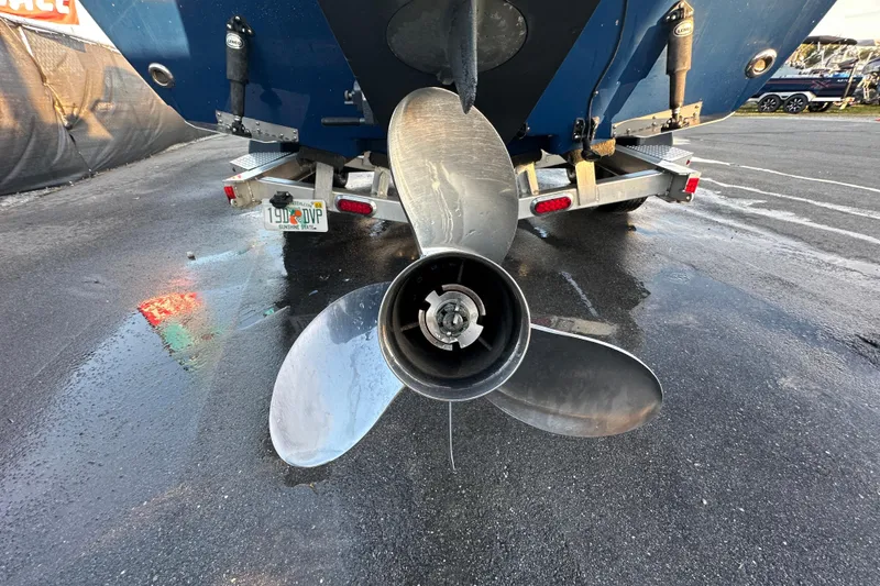Slide: The Image of Propeller of 2014 Skeeter SX2250 boat on trailer, close-up view. - 6