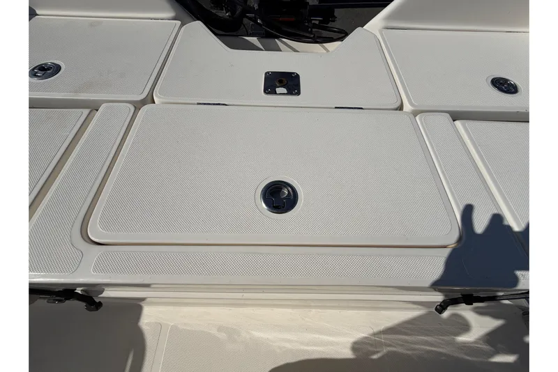 Slide: The Image of 2014 Skeeter SX2250 boat with Yamaha 250 engine, rear deck view. - 73