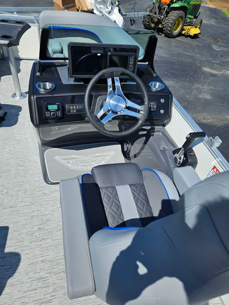 Slide: The Image of Bennington M Series 22 M-Swing Back 2026 - 7