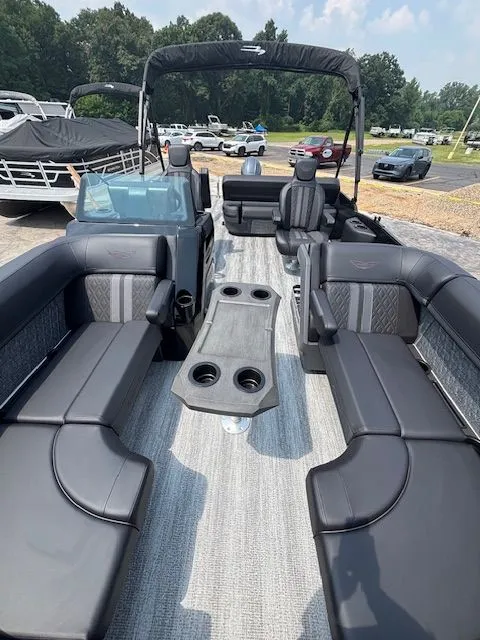 Slide: The Image of Bennington M Series 22 M-Swing Back 2026 - 10