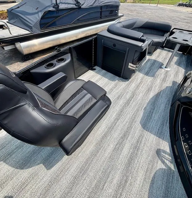 Slide: The Image of Bennington M Series 22 M-Swing Back 2026 - 12