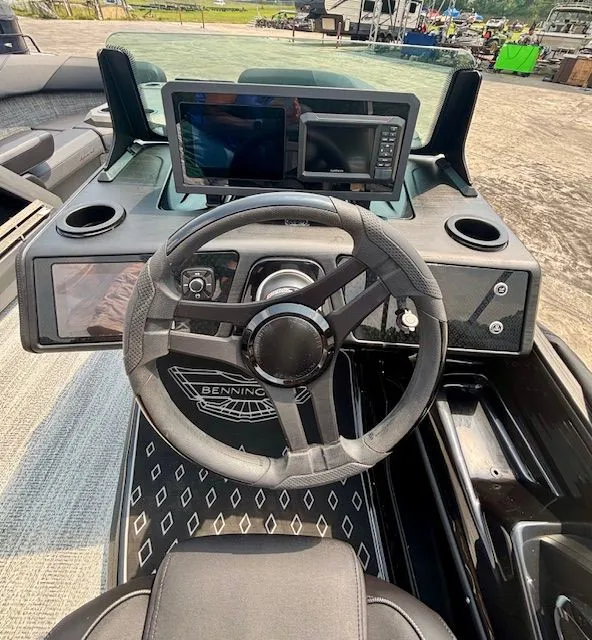 Slide: The Image of Bennington M Series 22 M-Swing Back 2026 - 13