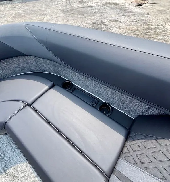 Slide: The Image of Bennington M Series 22 M-Swing Back 2026 - 14