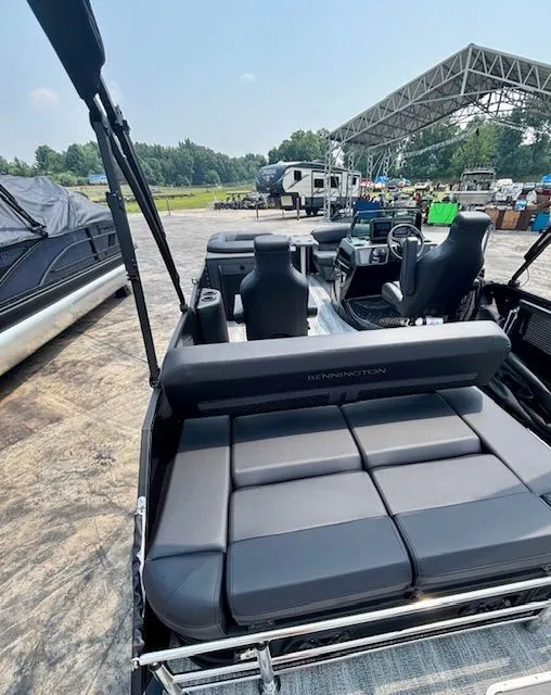 Slide: The Image of Bennington M Series 22 M-Swing Back 2026 - 6