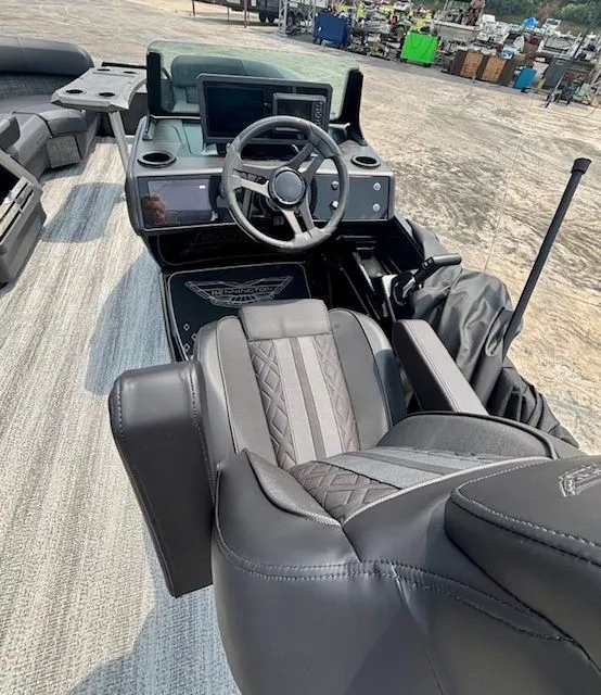 Slide: The Image of Bennington M Series 22 M-Swing Back 2026 - 8