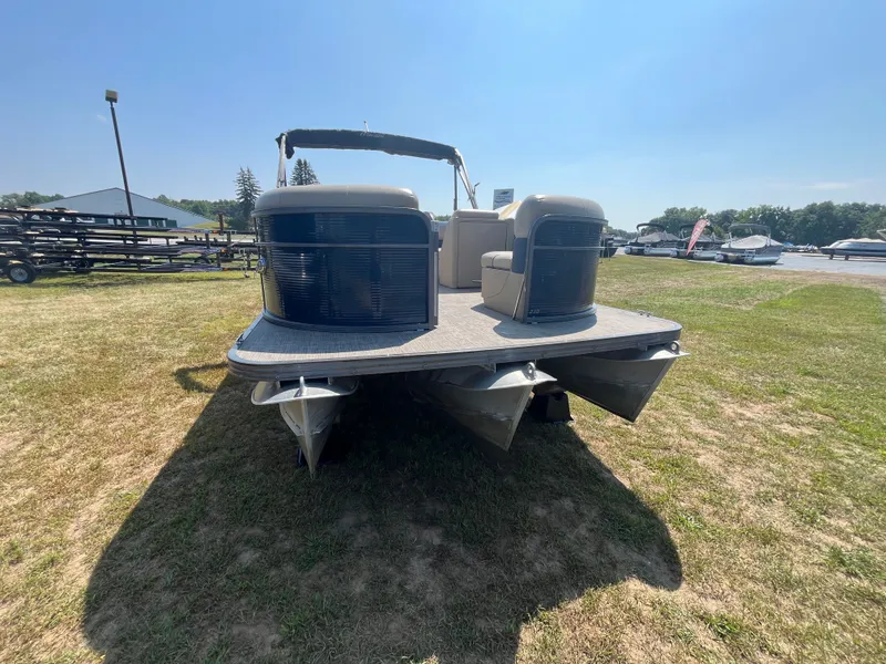 Slide: The Image of Manitou Oasis 230 VP triple Pontoon 2017 - 11