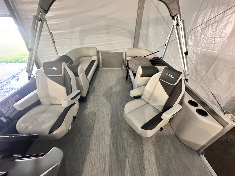 Slide: The Image of Bennington S-One 22 SSR TWIN TUBE 2026 - 6