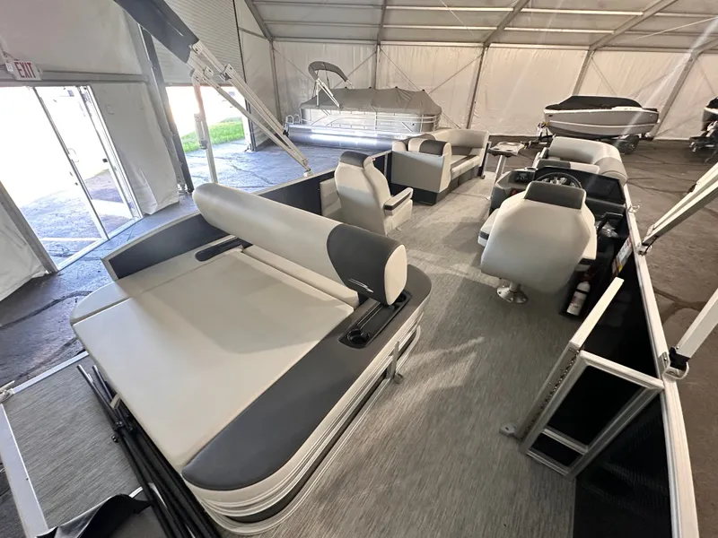 Slide: The Image of Bennington S-One 22 SSB TWIN TUBE 2026 - 5