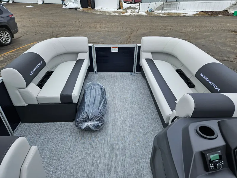 Slide: The Image of Bennington S-One 20 SL TWIN TUBE 2026 - 7