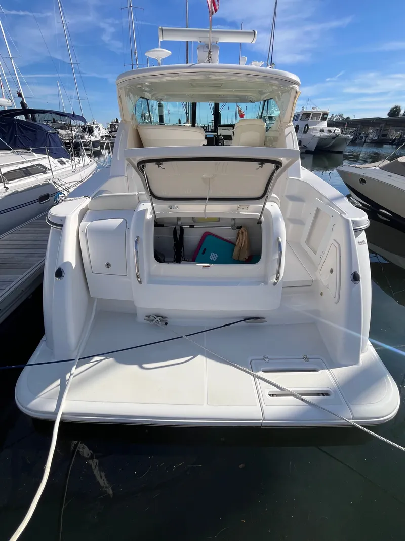 Slide: The Image of Tiara 3500 Sovran 2009 - 30