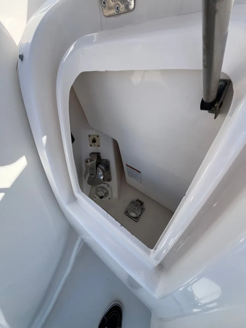 Slide: The Image of Tiara 3500 Sovran 2009 - 31