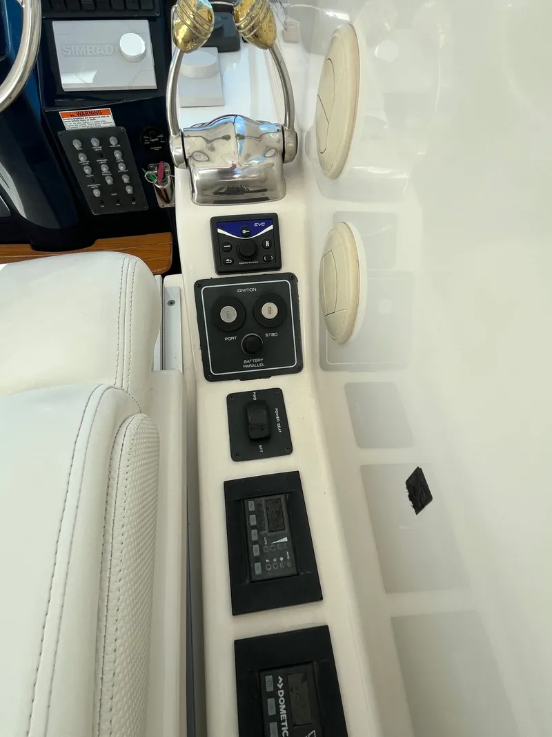 Slide: The Image of Tiara 3500 Sovran 2009 - 38