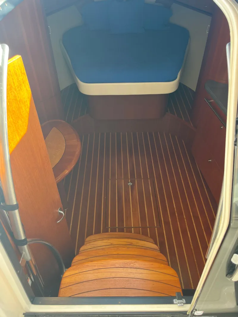 Slide: The Image of Tiara 3500 Sovran 2009 - 50