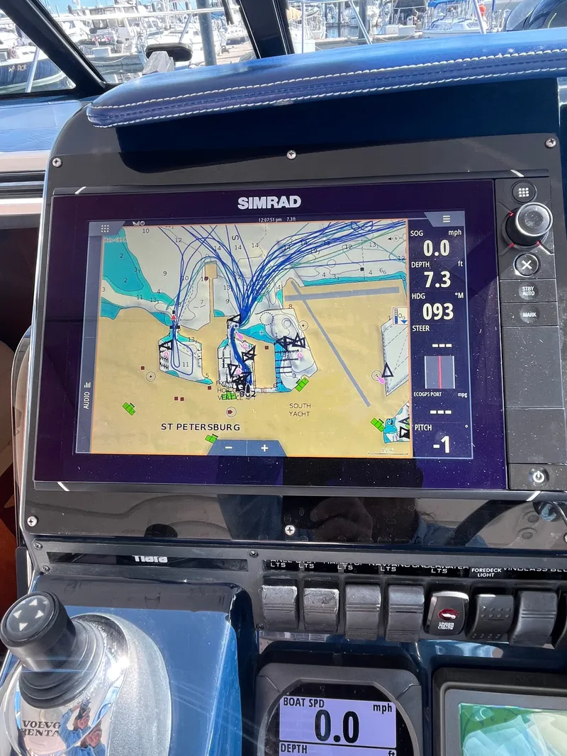 Slide: The Image of Tiara 3500 Sovran 2009 - 51