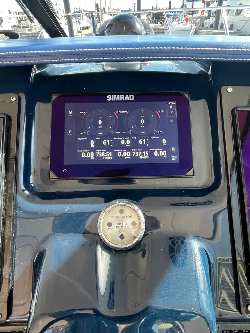 Slide: The Image of Tiara 3500 Sovran 2009 - 52