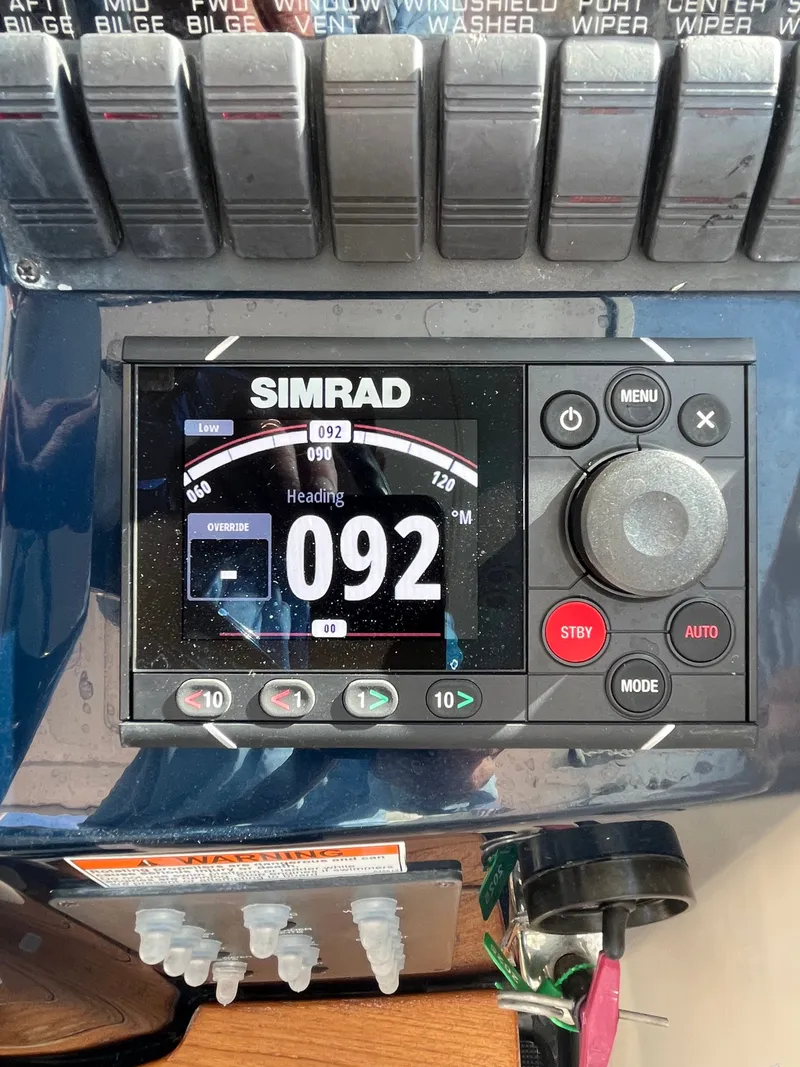 Slide: The Image of Tiara 3500 Sovran 2009 - 53