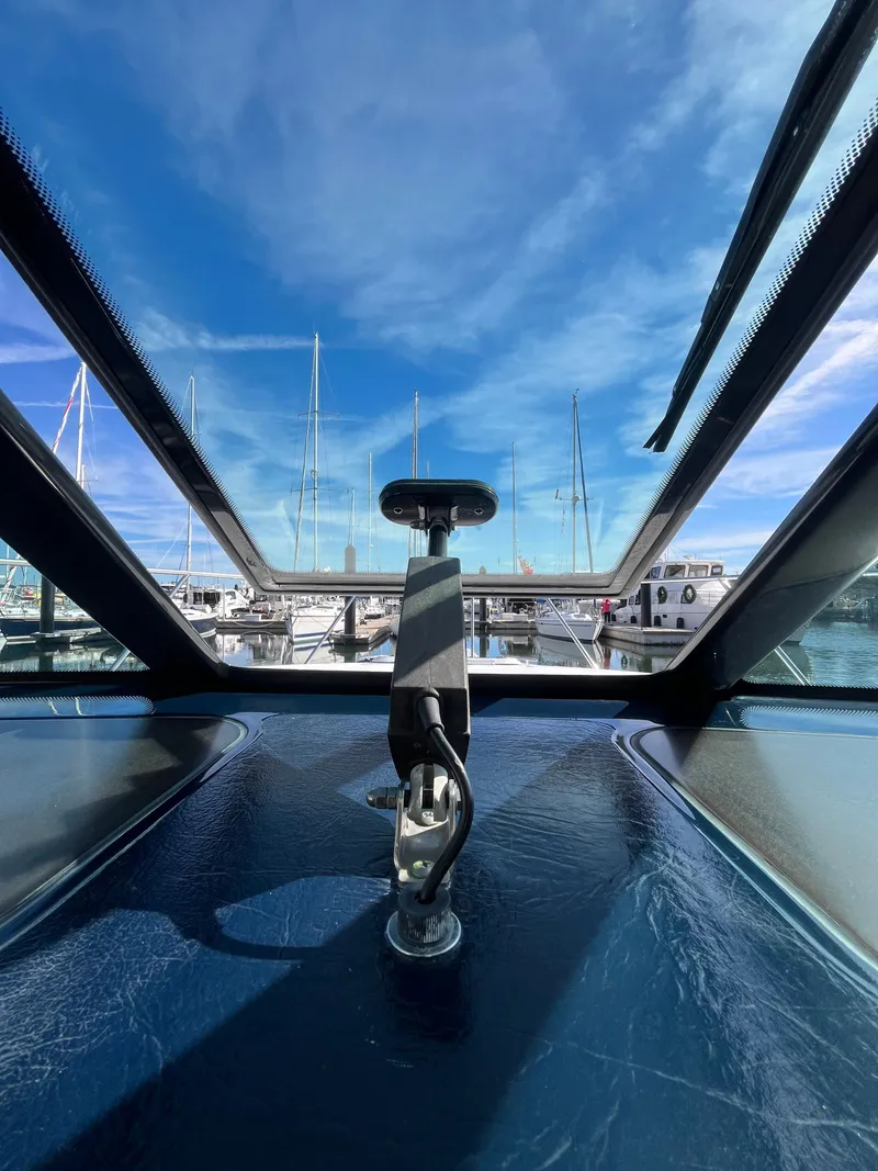 Slide: The Image of Tiara 3500 Sovran 2009 - 55